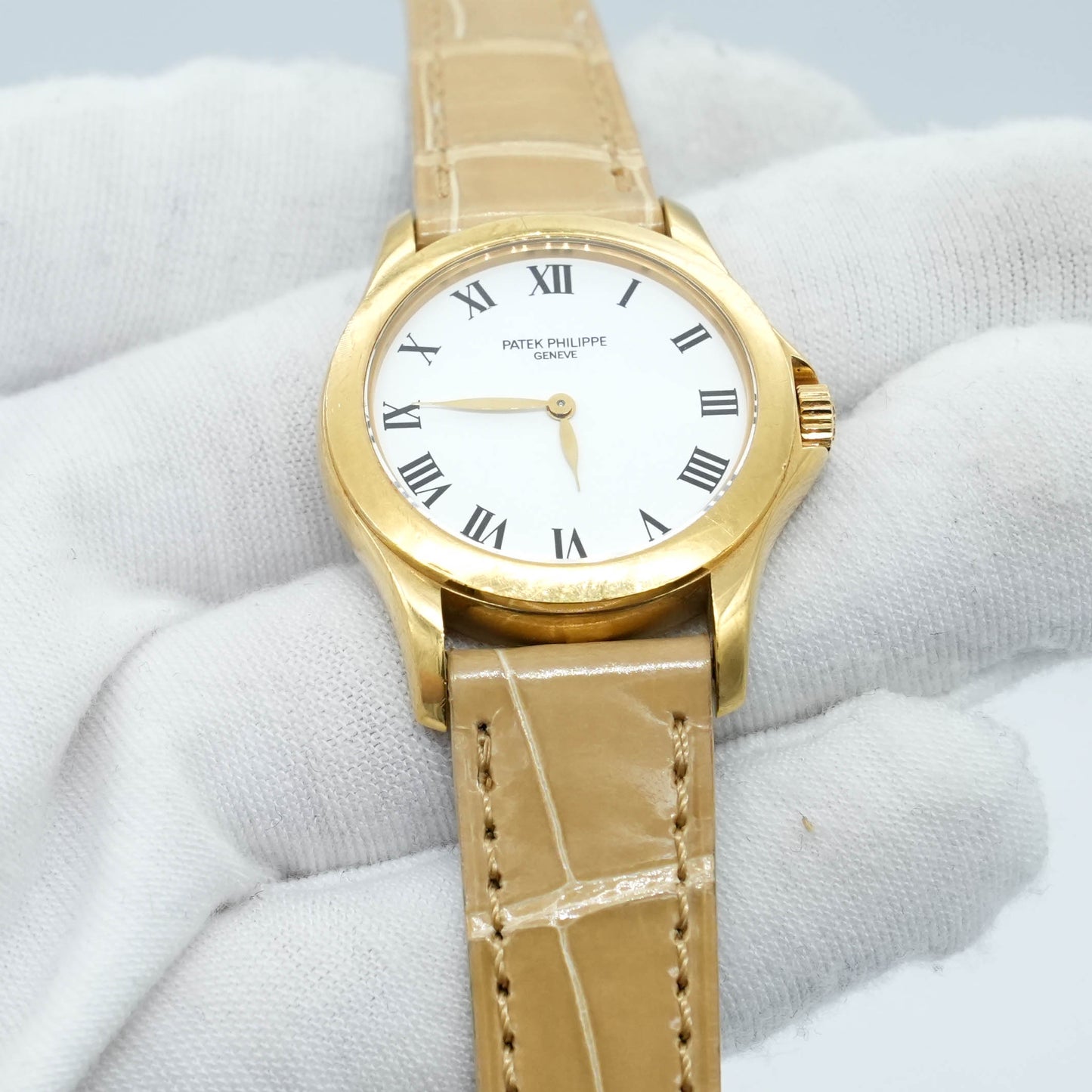 PATEK PHILIPPE 18K Yellow Gold 28mm Calatrava 4905J