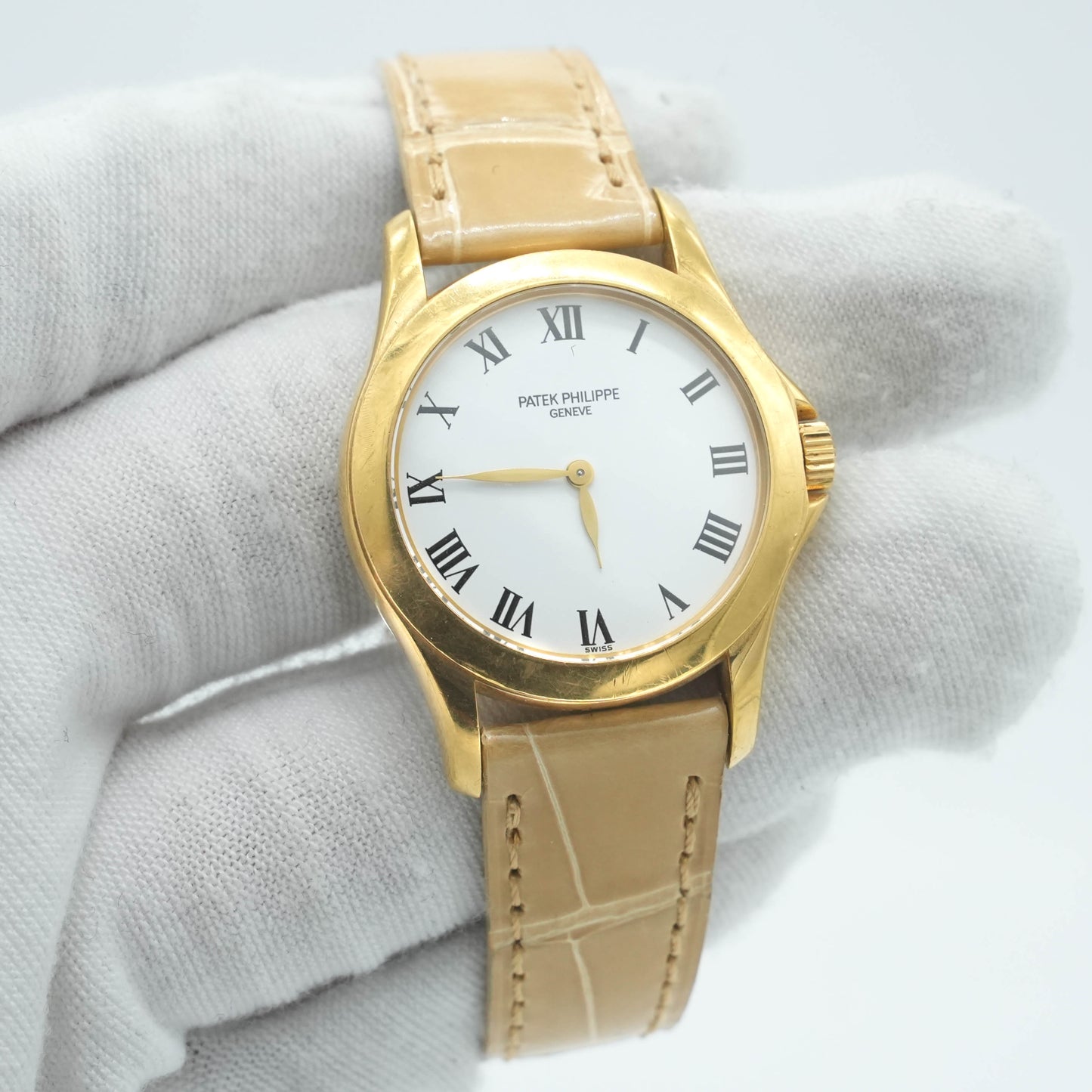 PATEK PHILIPPE 18K Yellow Gold 28mm Calatrava 4905J