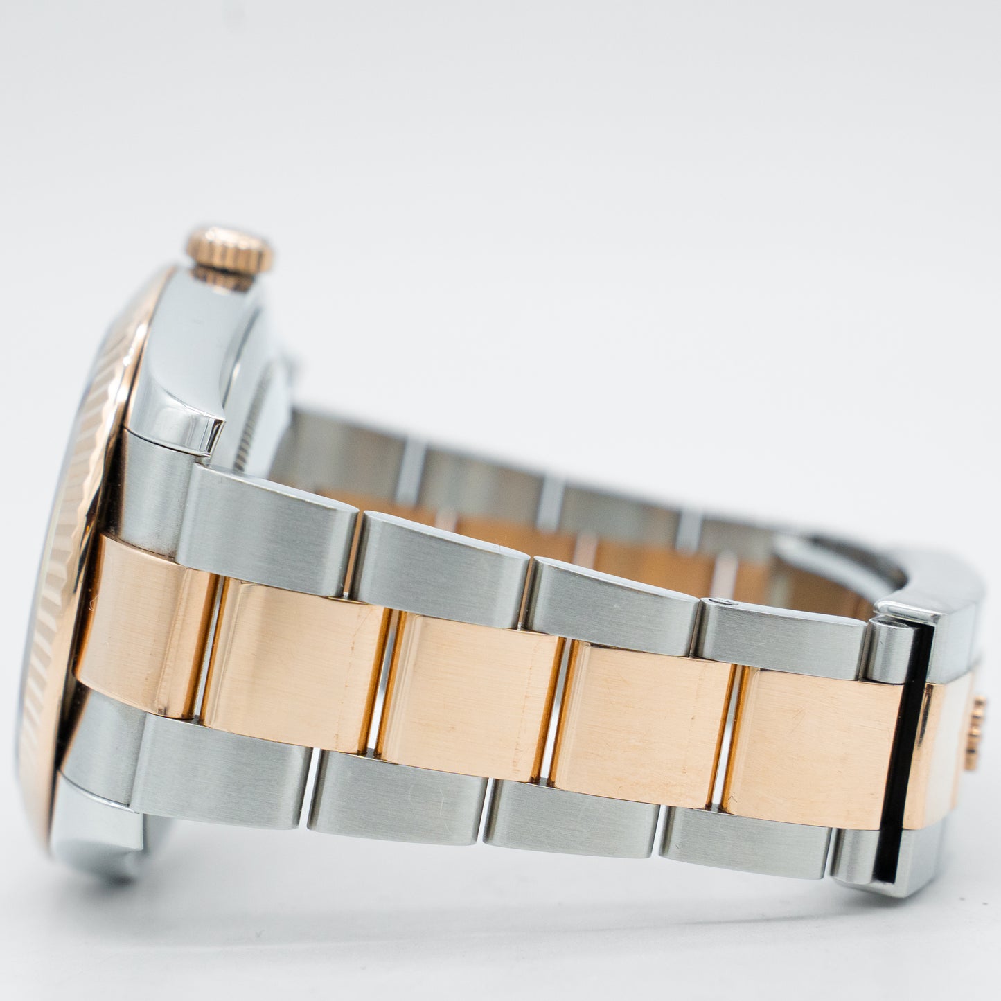 Rolex Datejust 41mm 126331 Two-Tone Oyster Sundust Dial