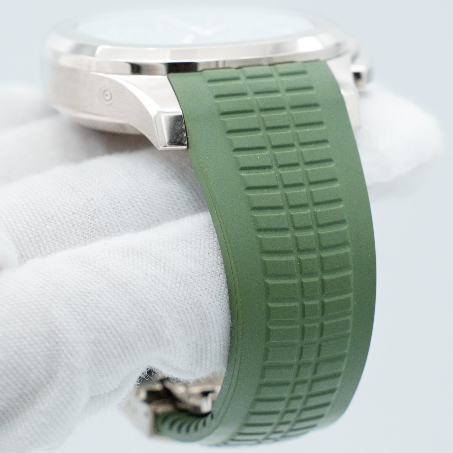 Patek Philippe Aquanaut 5968G-010 White Gold Khaki Green Dial