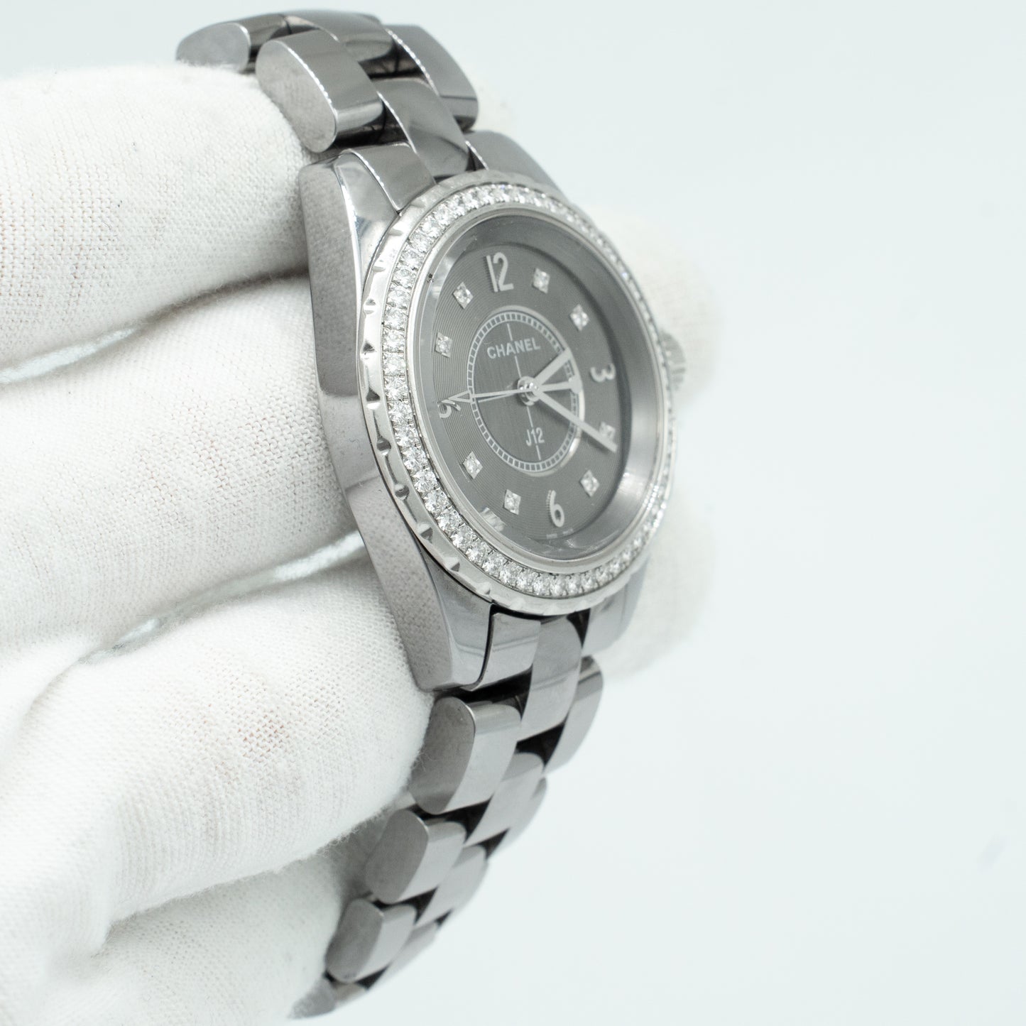 CHANEL J12 chromatic 33mm H2565 Diamond bezel 8P Quartz Ladies Watch