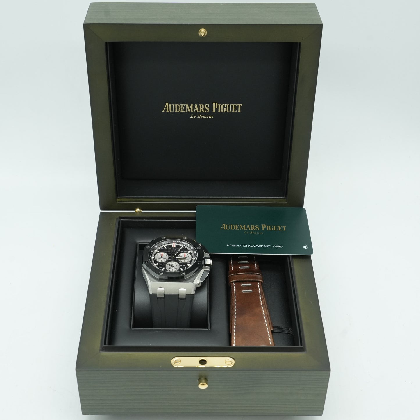 Audemars Piguet Royal Oak Offshore 43mm StainlessSteel 26420SO.OO.A002CA.01 B&P