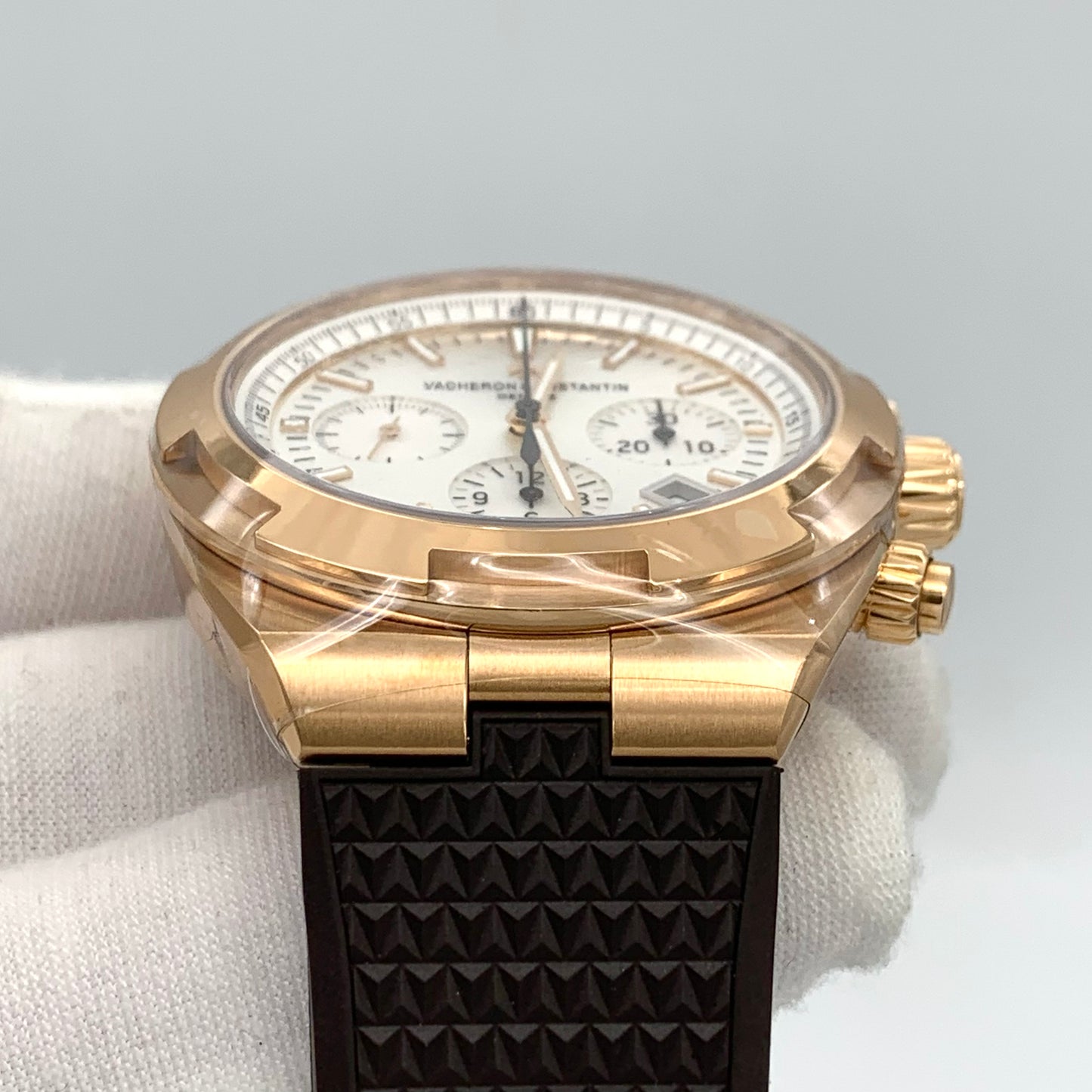Vacheron Constantin Overseas Chronograph 5500V/000R-B074 Rose Gold