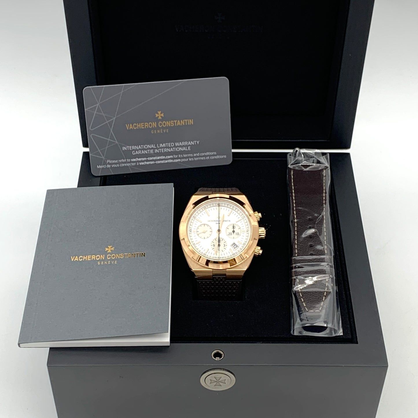 Vacheron Constantin Overseas Chronograph 5500V/000R-B074 Rose Gold