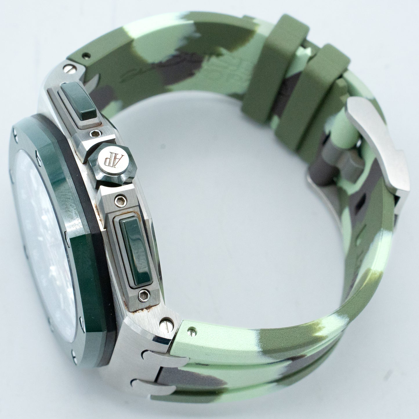 AUDEMARS PIGUET Royal Oak Offshore Green Camo Ceramic 26400SO.OO.A055CA.01