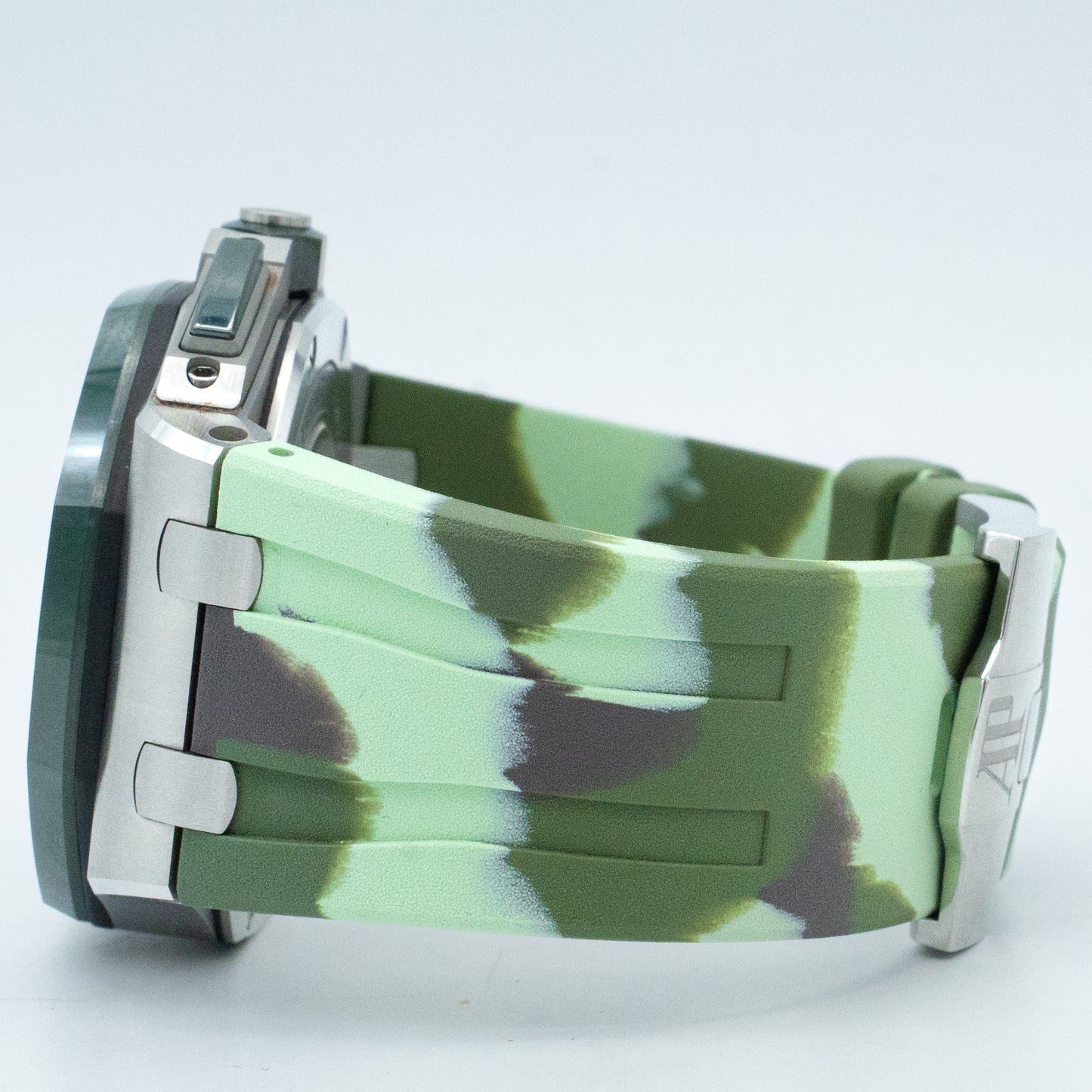 AUDEMARS PIGUET Royal Oak Offshore Green Camo Ceramic 26400SO.OO.A055CA.01