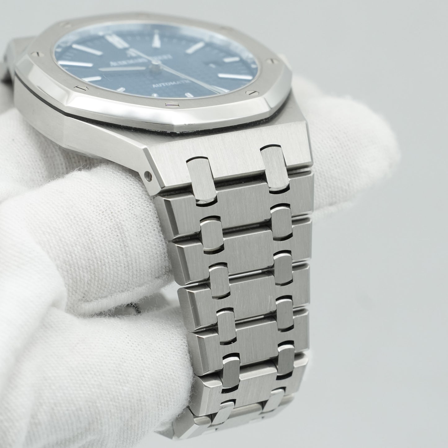 Audemars Piguet Royal Oak 41MM Selfwinding Blue Dial Steel 15400ST.OO.1220ST.03