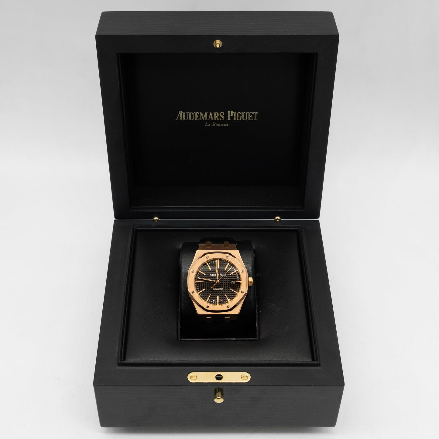 Audemars Piguet 15400OR.OO.D002CR.01.A Royal Oak Black Dial 41mm Watch