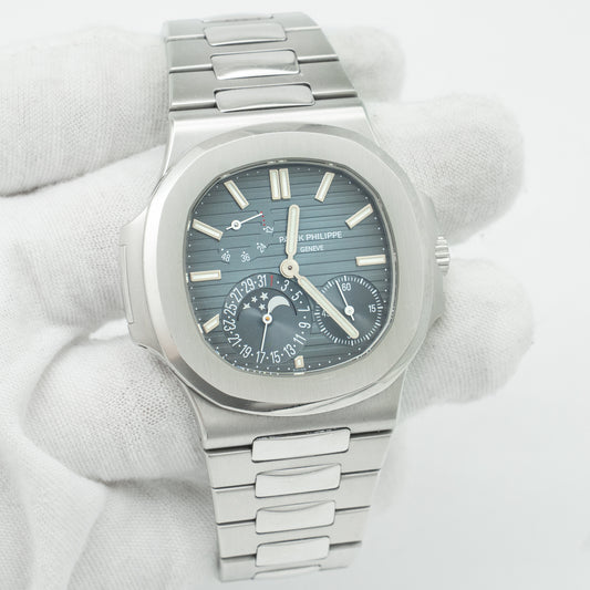 Patek Philippe Nautilus 5712/1A-001