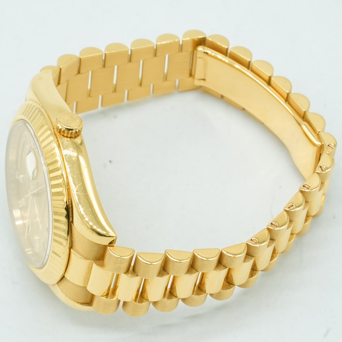 Rolex Day-Date II 218238 Ruby Diamond Dial 18k Gold