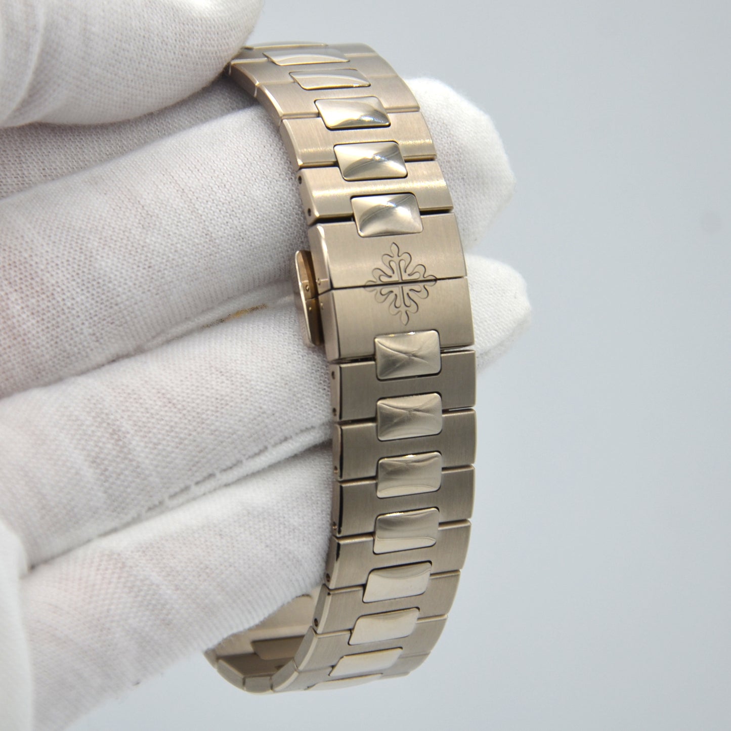 Patek Philippe Nautilus 5811/1G-001 White Gold Blue Dial 2022 B&P